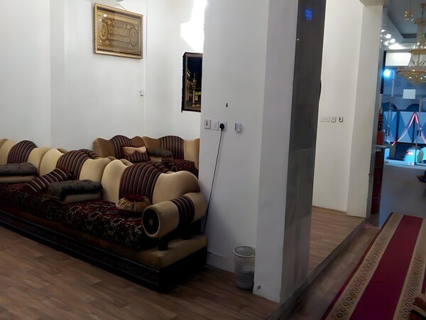 Kamar Kamar